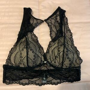Fredrick’s of Hollywood lace bra with removable pads size Small